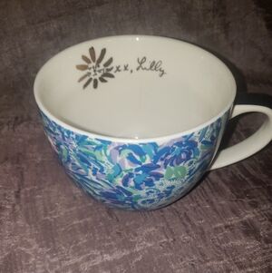 LILLY PULITZER Blue Floral with Gold Accents Signed Coffee Mug / Tea Cup 14 oz.